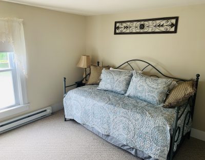 The Farmhouse, 2 miles from Colgate