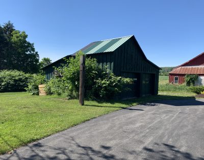 The Farmhouse, 2 miles from Colgate
