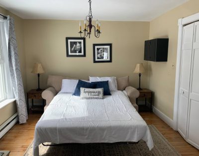 The Farmhouse, 2 miles from Colgate